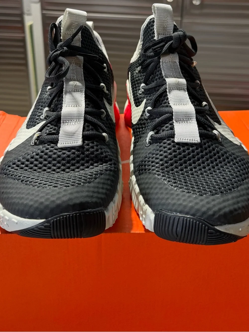 Nike Men’s’ Black White and Pink Trainer Sneakers
